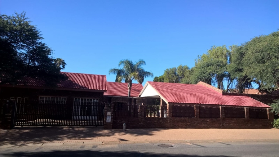 4 Bedroom Property for Sale in Wilkoppies North West